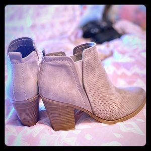 NWOT Target Taupe Universal Thread lAnkle Booties